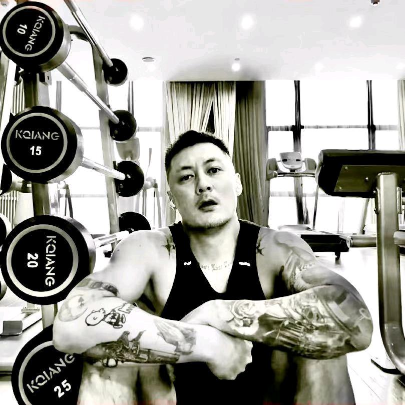 孟定夜魅酒吧啊强