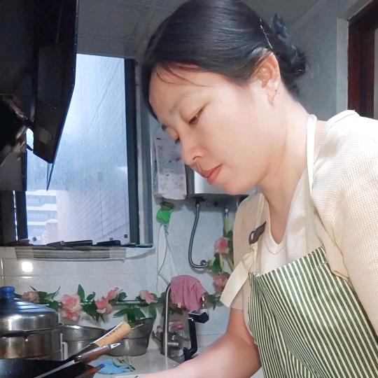 依菡