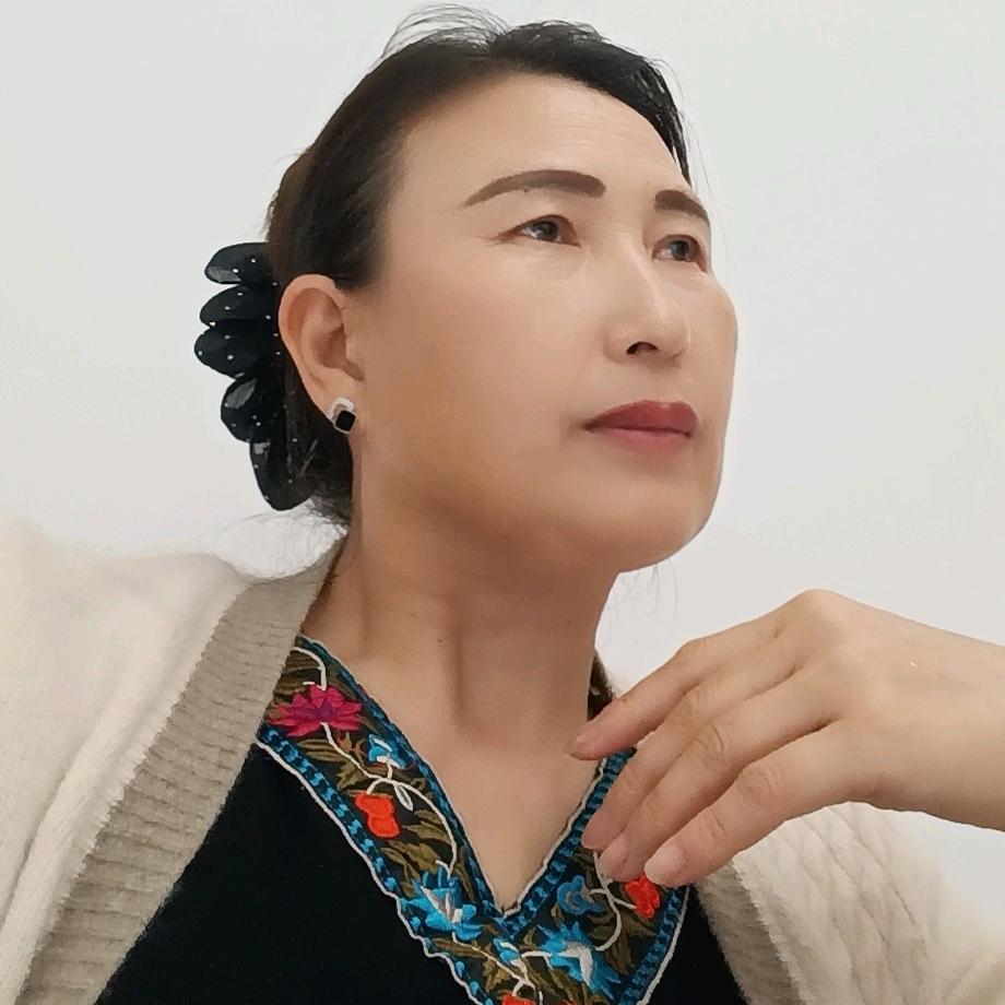 蒋依希（山歌）15：10开播。