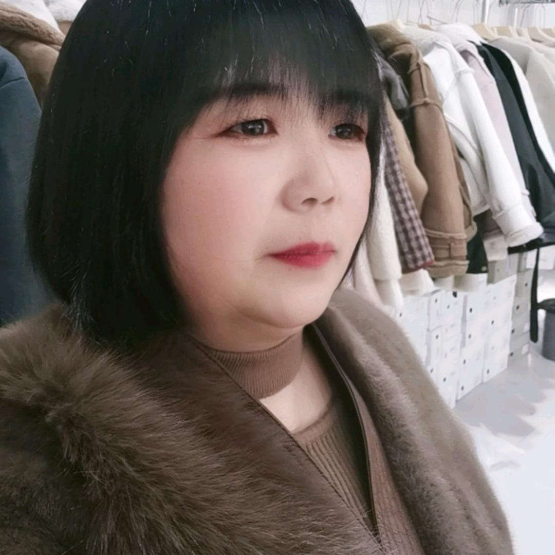 彩云之尚轻奢女装…