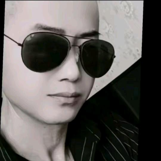 李明斌