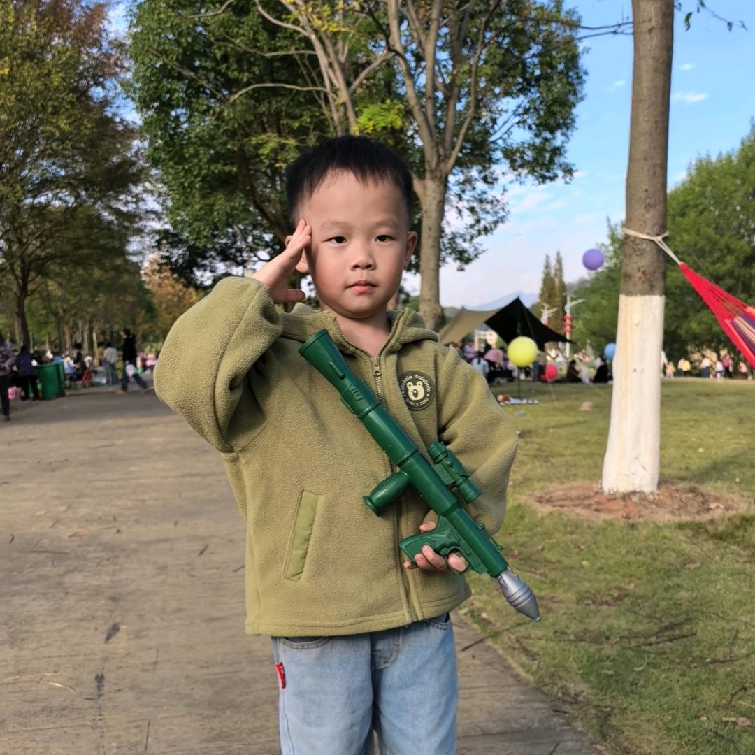 小美的咖啡有点苦