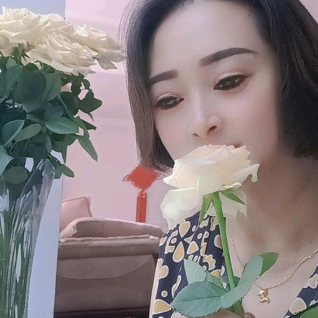 琼