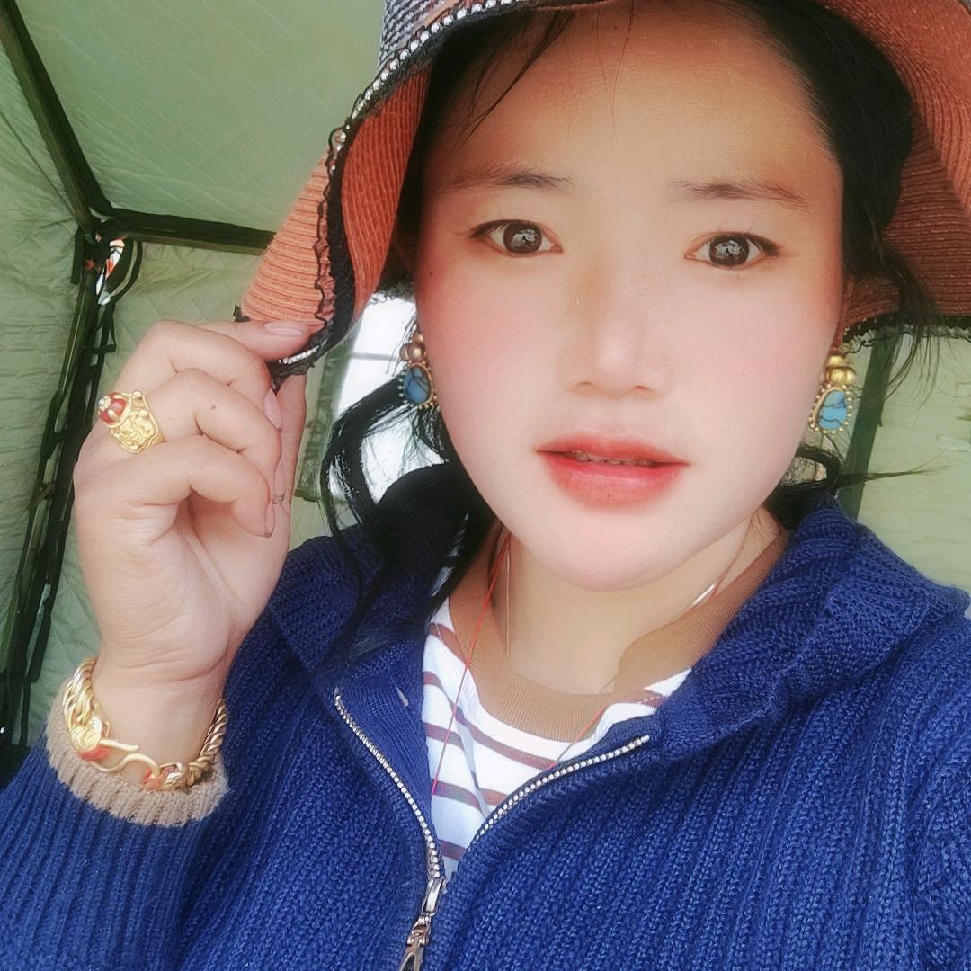 旦增央宗