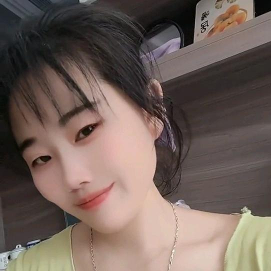 英子