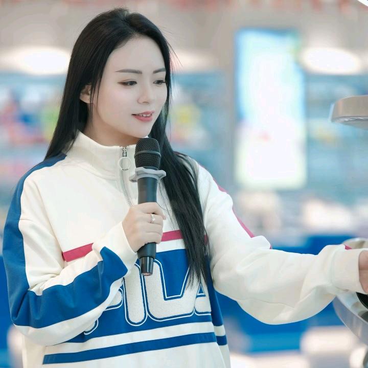 主持人：丫丫