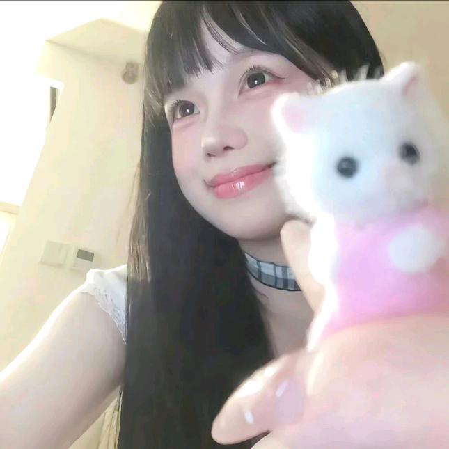 龙龙卓戚生