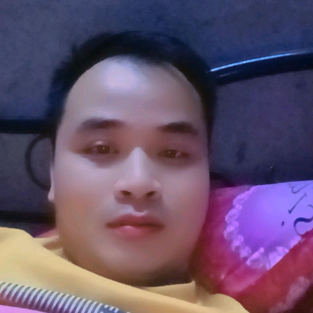 搬家拉货小能手  小哥