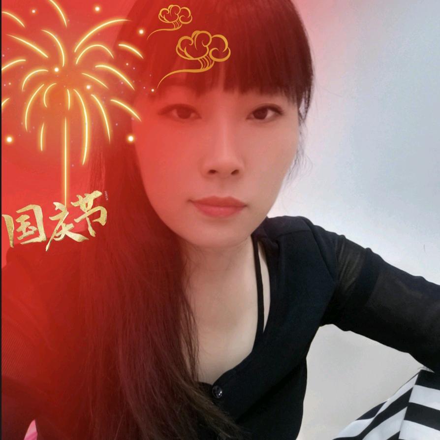 天上的云在飘