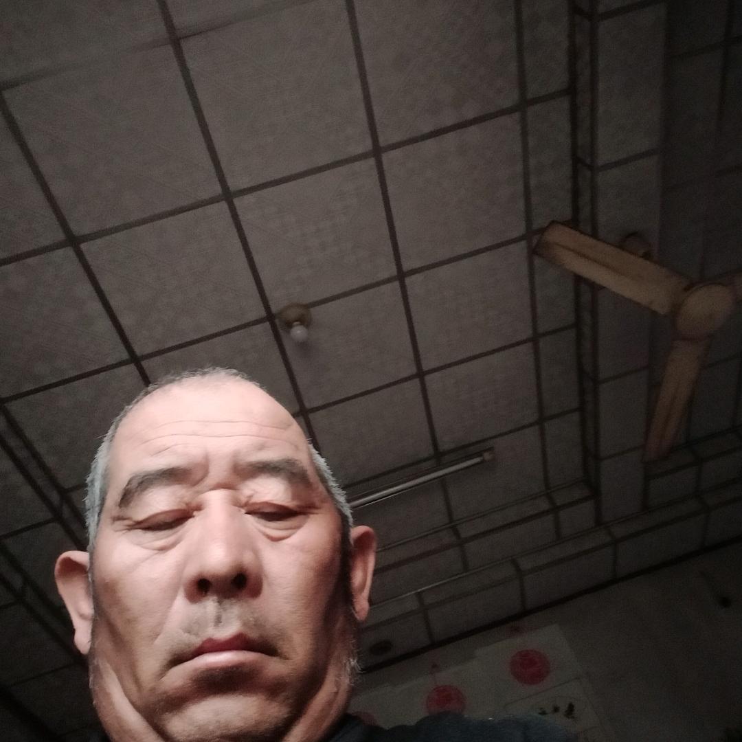 喜欢舌唇兰的张无敌头像