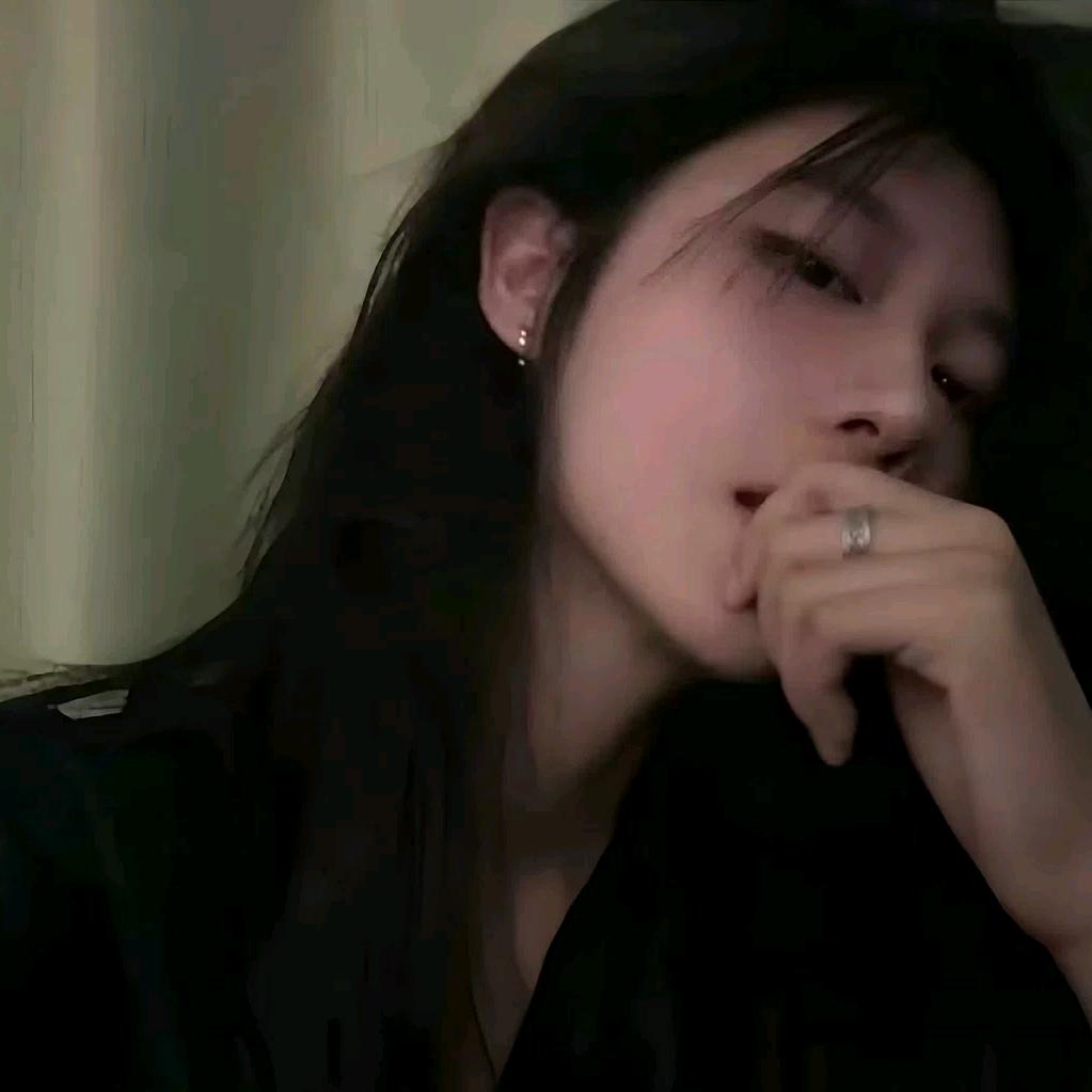 小小摆烂家(｡ì _ í｡)