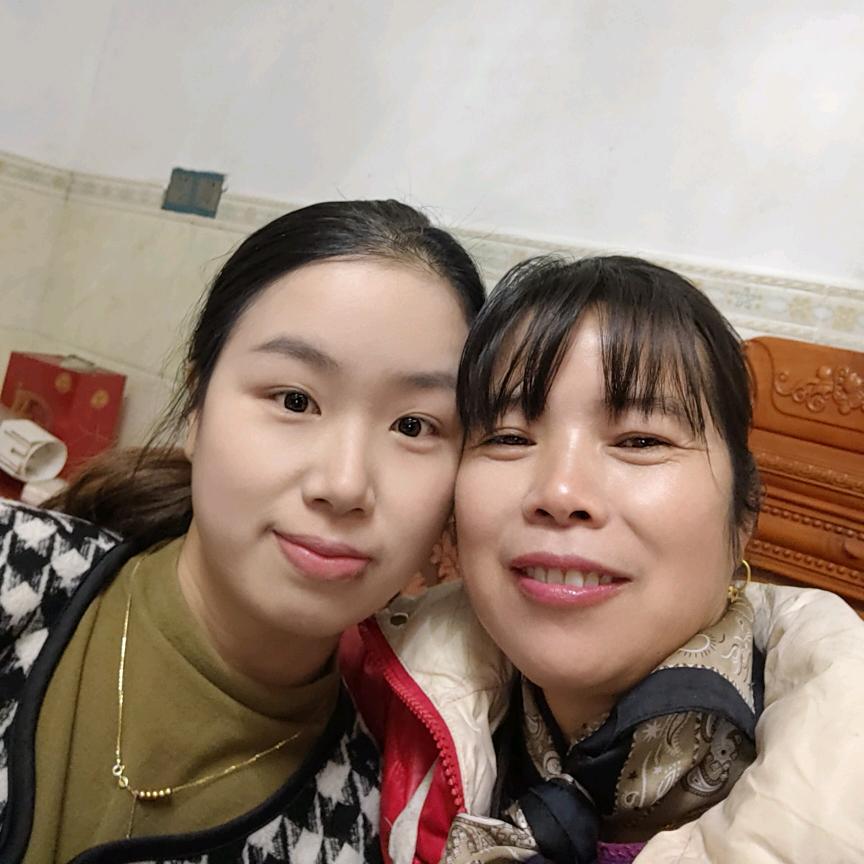 阿莲手工做棉鞋
