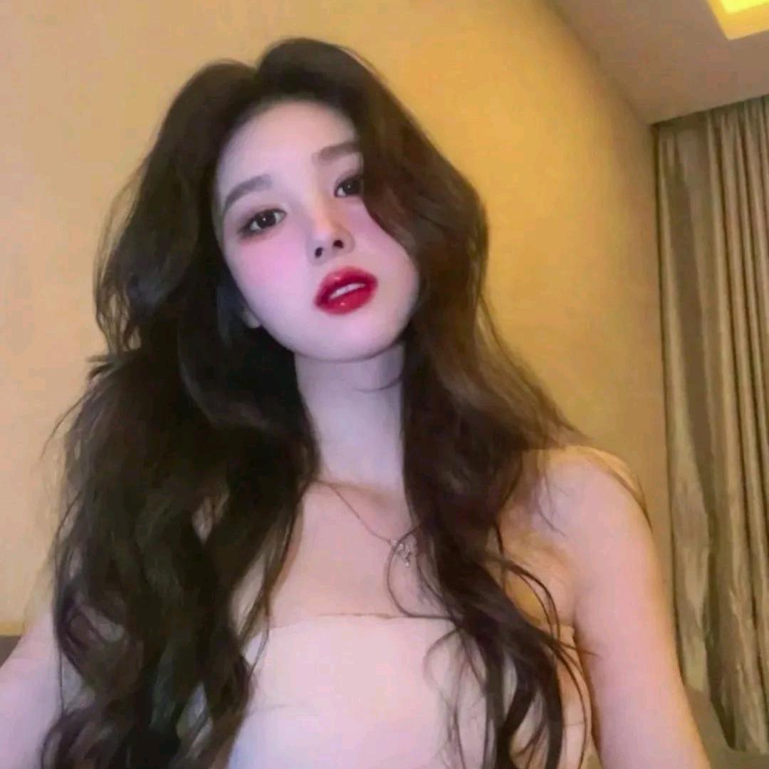 嫣然
