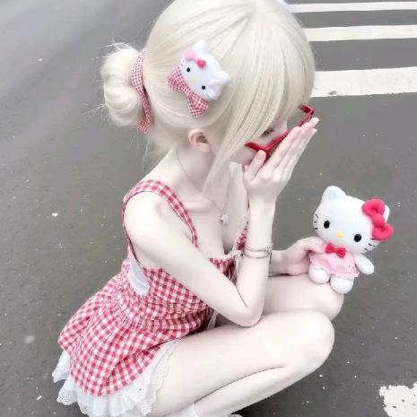 呆郁.