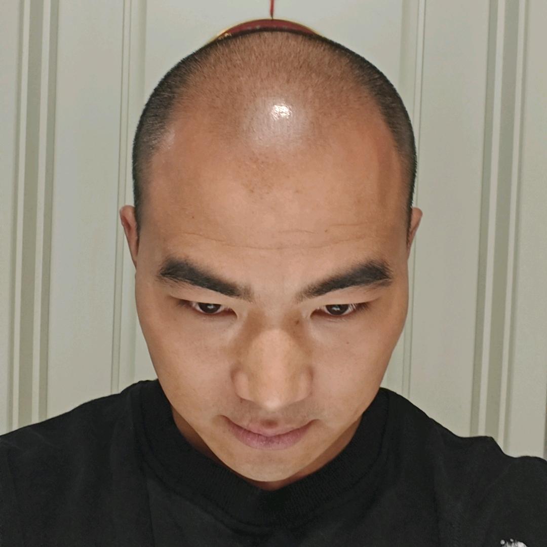 漆黑的头发