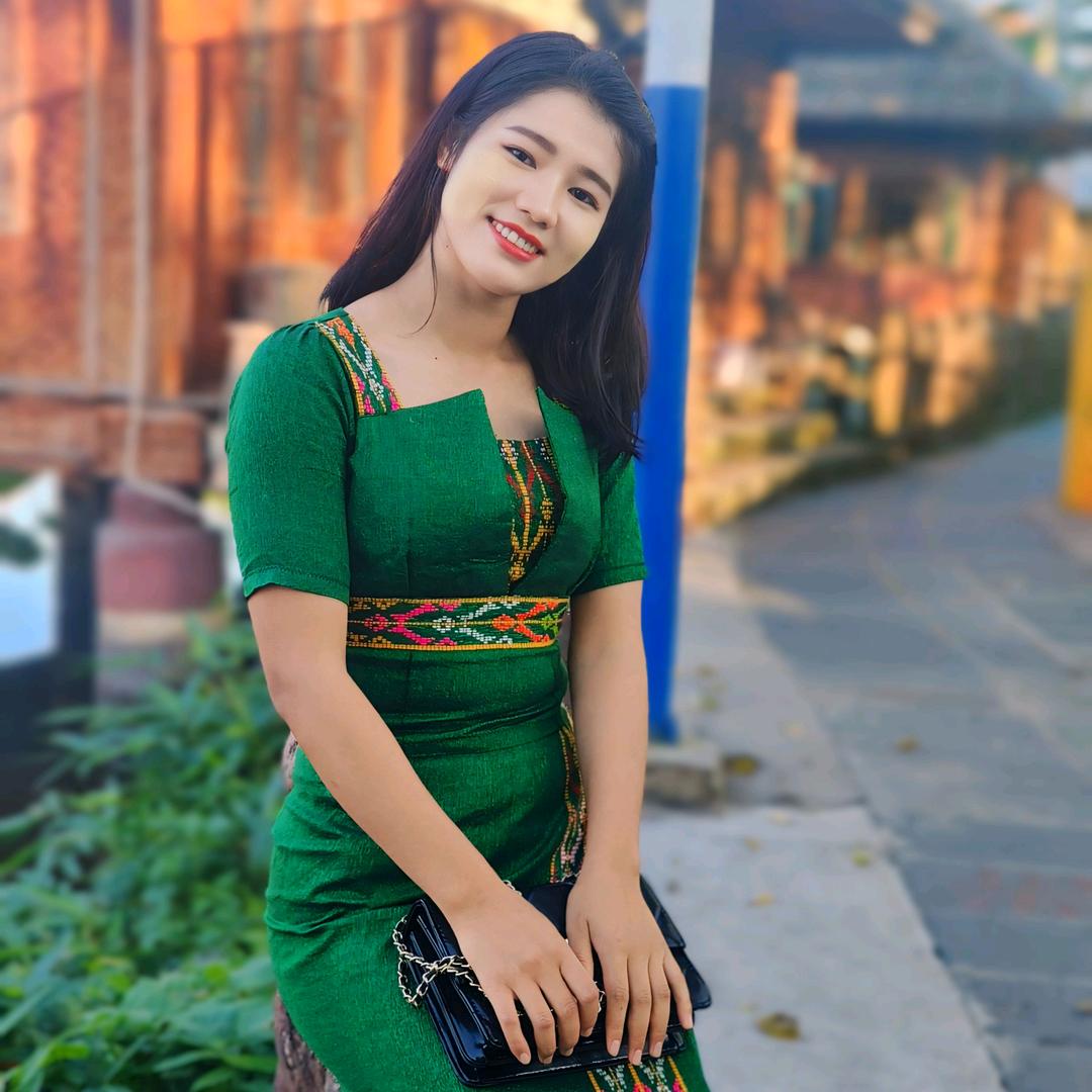လိူည်း ယေ 👜💄