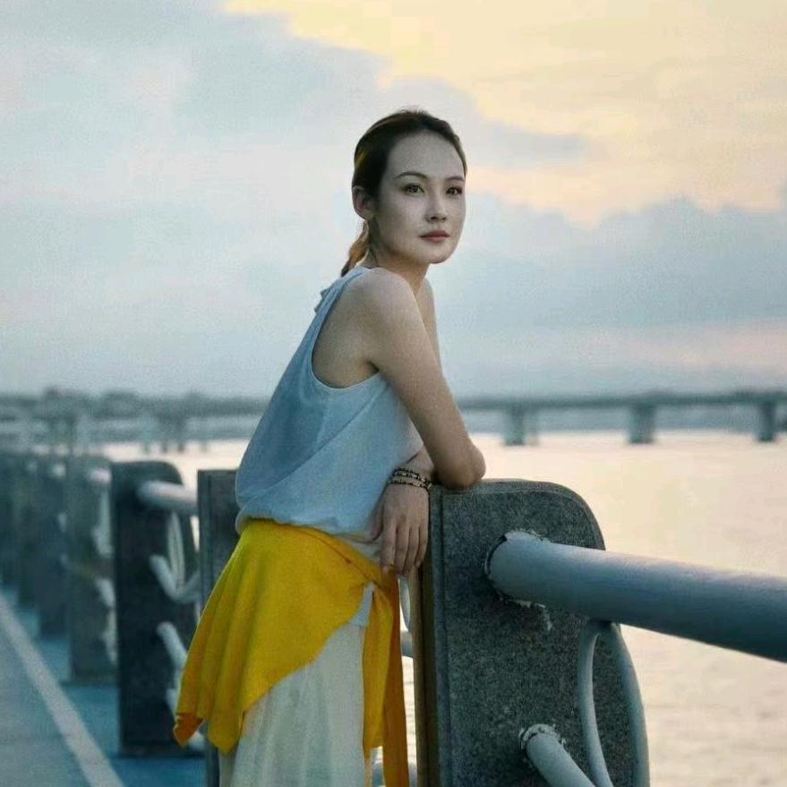 美洋时尚穿搭—隐成