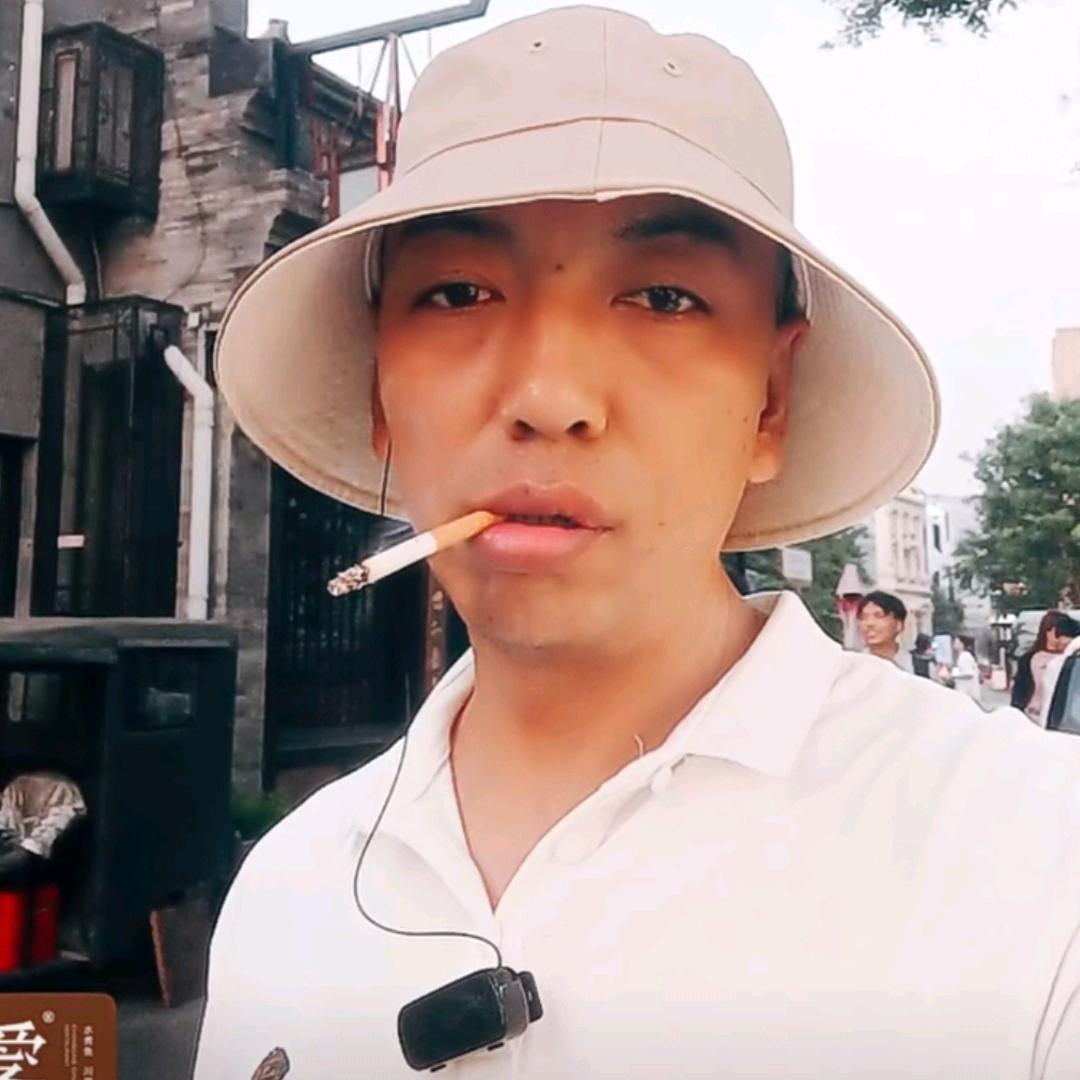 金钱鼠爱生活头像