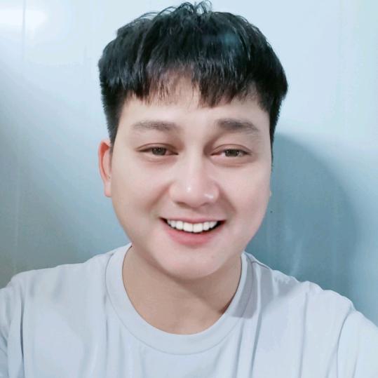 一个月上45天班的男人
