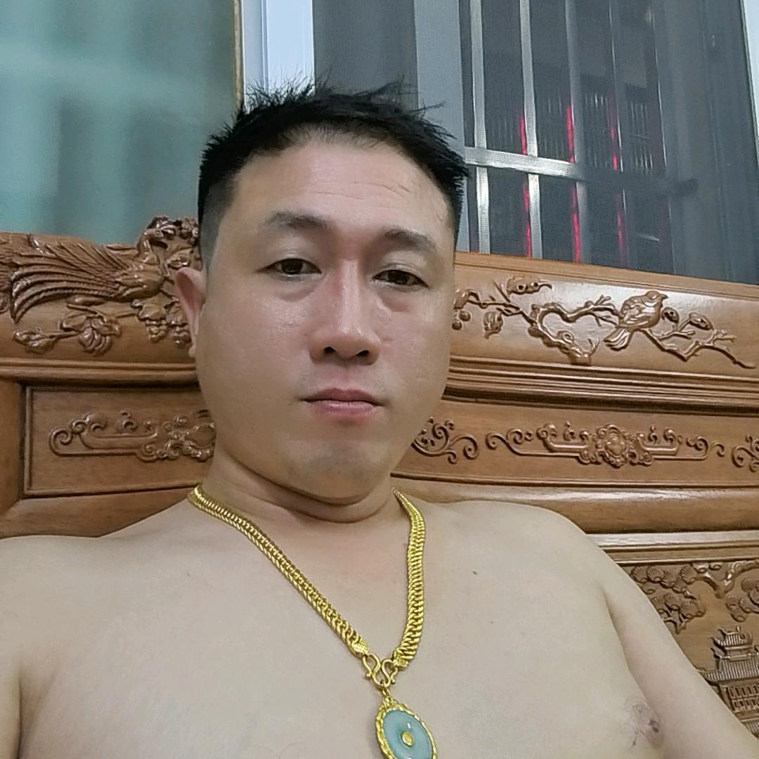 胡晓聪(专业磨床工,模具制作生产)