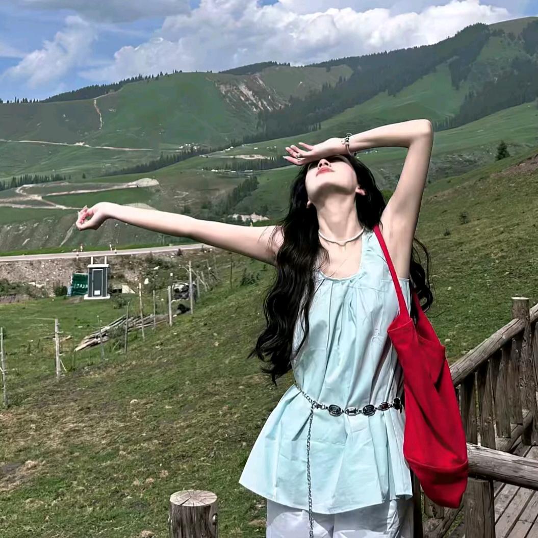 莓莓.