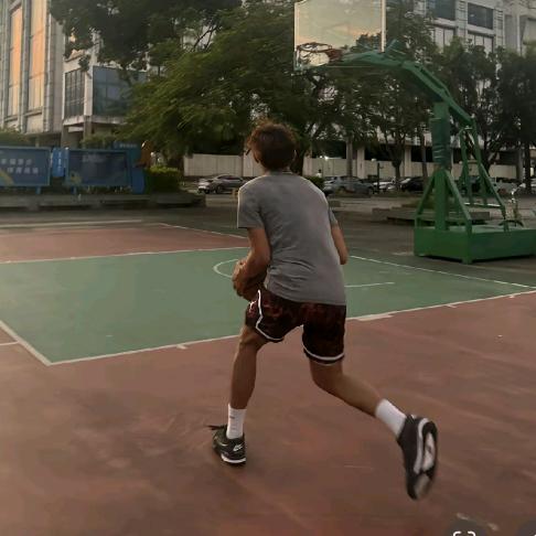 天才大牛爱打 cs🐮