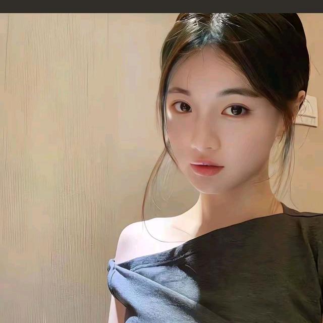 卖挖机配件的小女孩