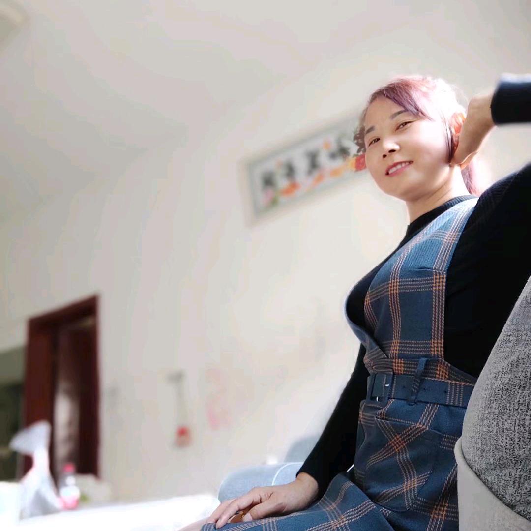 英子