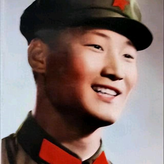 朱振河，笔名梁新舒。