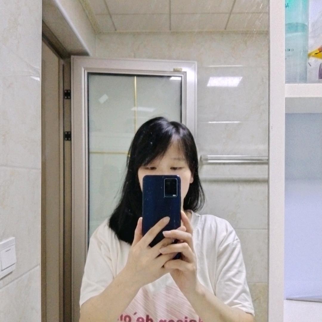 静静的看着你呢