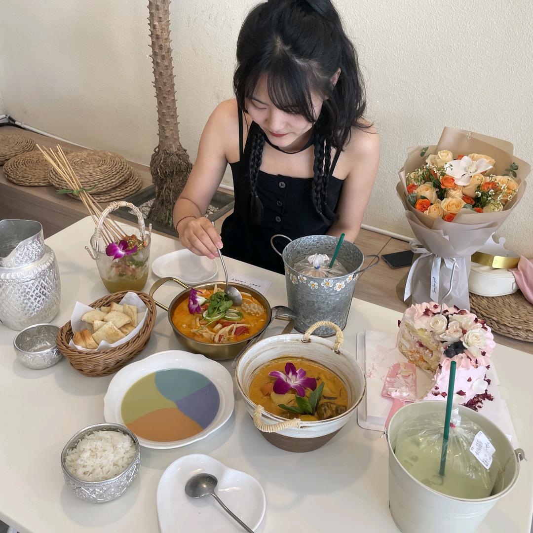 小秦今天吃什么（热爱生活中）