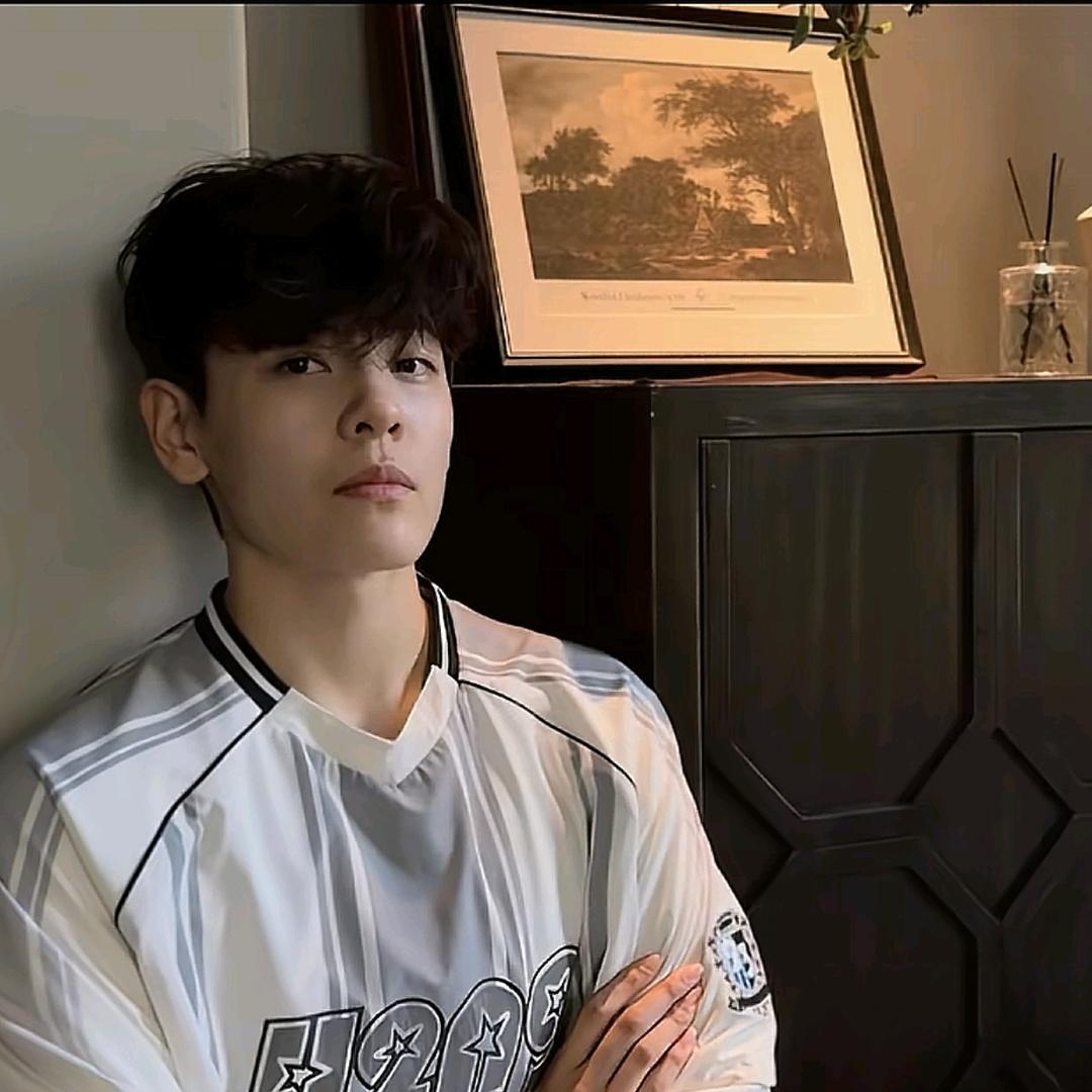 二白很白白白白白^