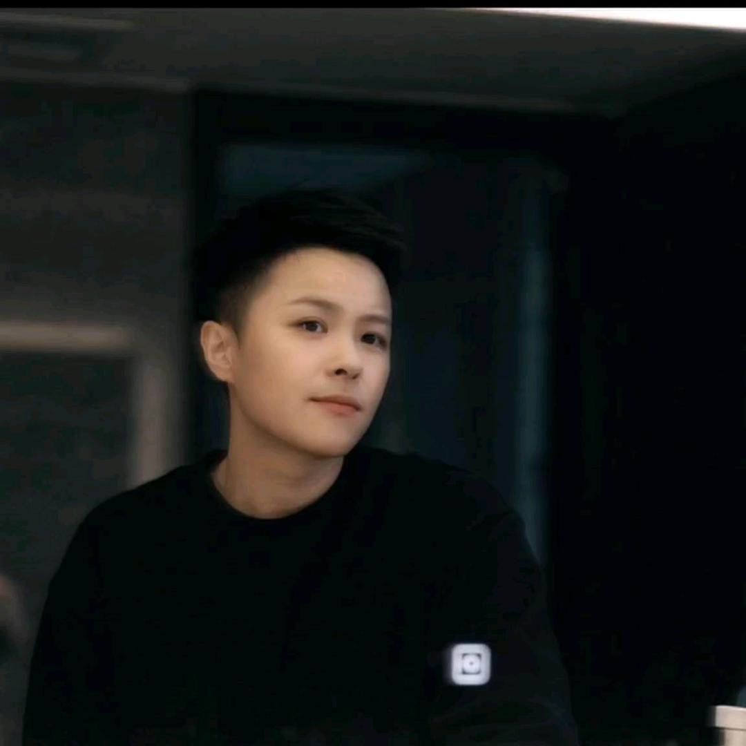 Amber。