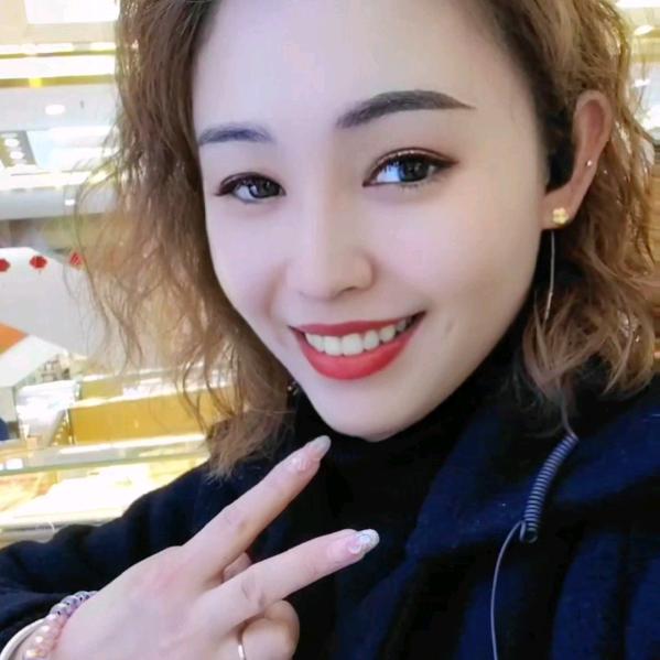 摩尔城珠宝邬小雪