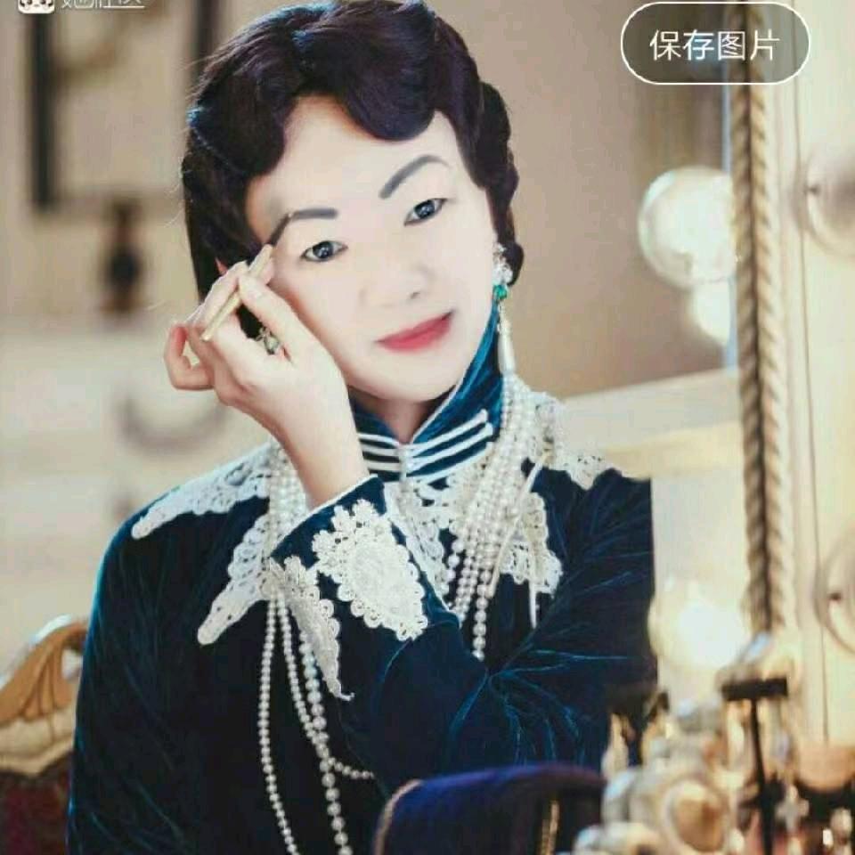 坚强爱笑的琳琳