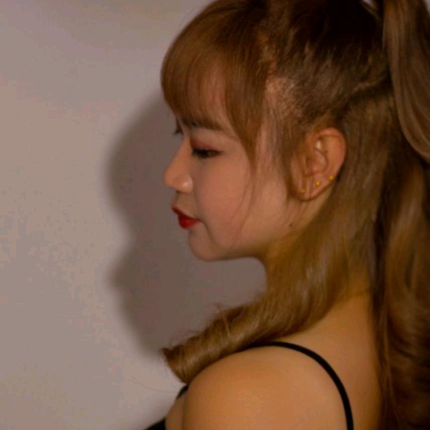 卖男装的小姐姐