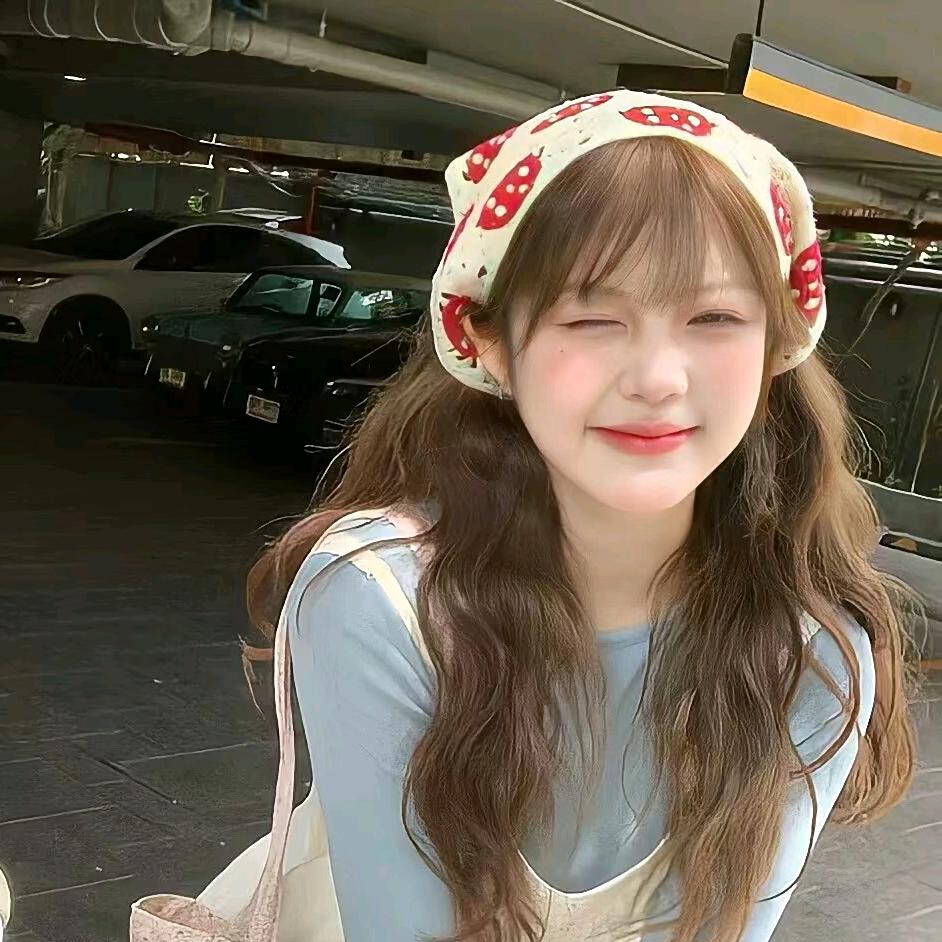 爱吃荔枝的小鬼😝(ᵔᴥᵔ)