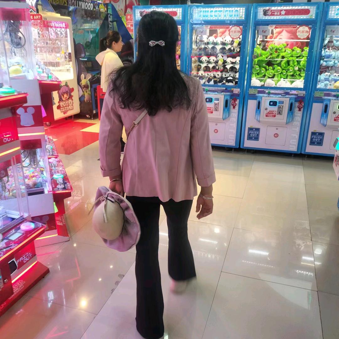 英子