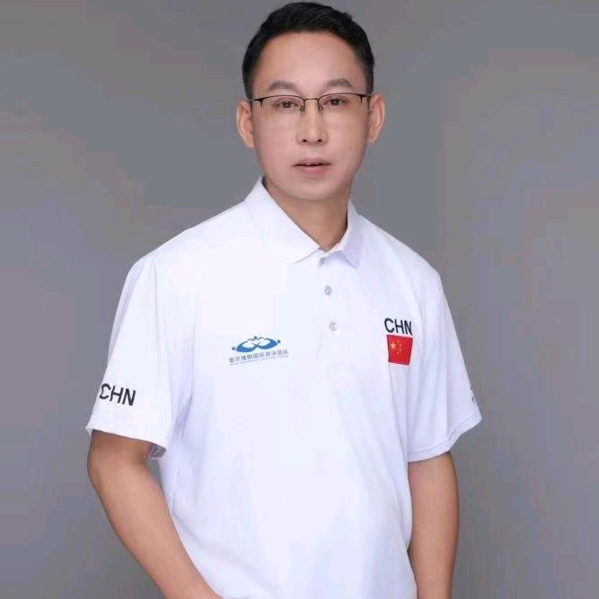 断浪游泳俱乐部蔡教练