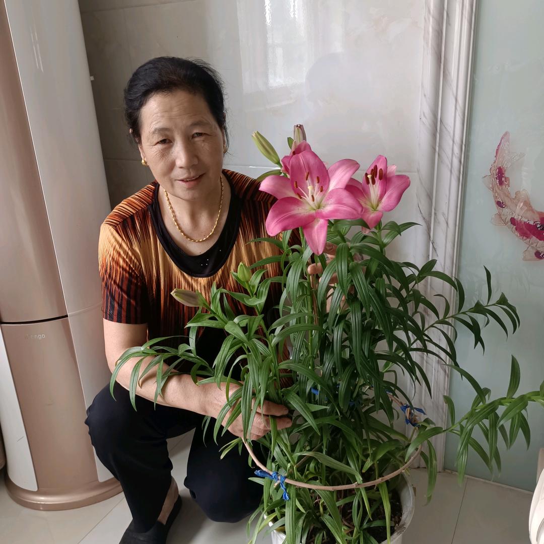 王荣华，一生平安