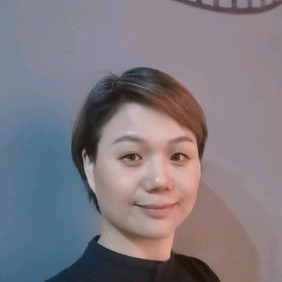 包饺子的小亚