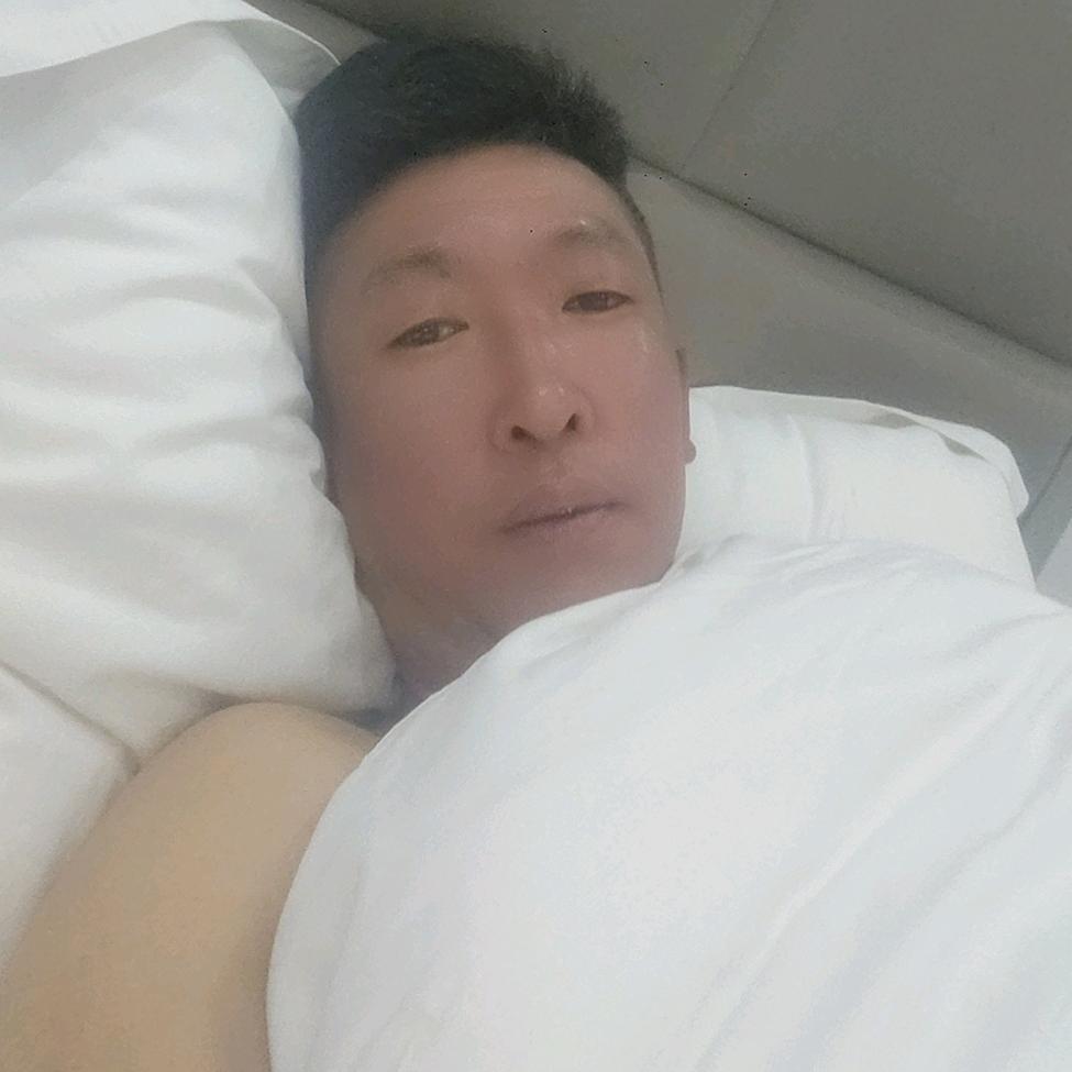 ……陌生人……哦拉
