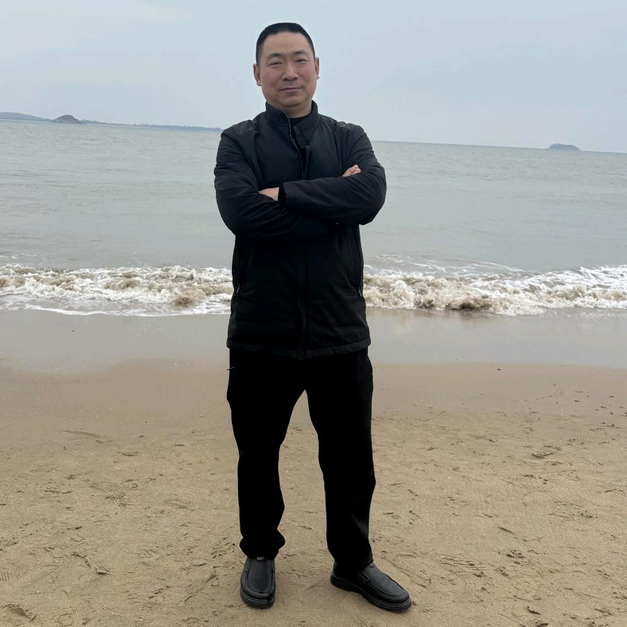 章哥卖酒店家具