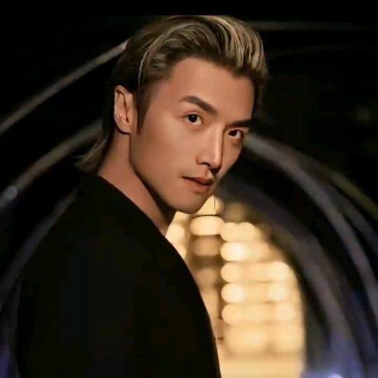 Andylau(๑˙❥˙๑)
