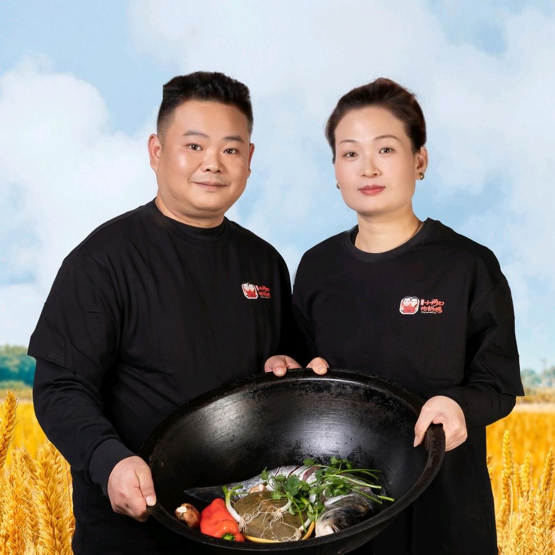 小两口地锅鸡创始人