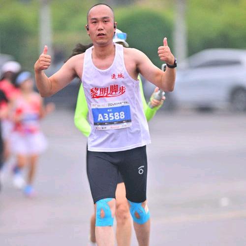 跑不动的小杨（WJ8642 12.12）