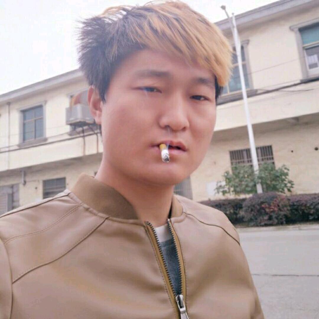 持笔画你眉