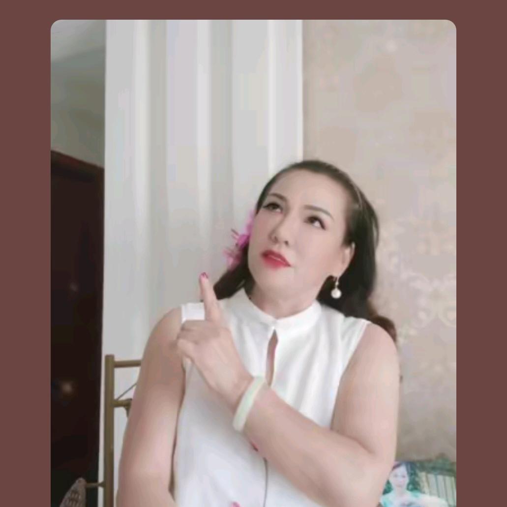 王丽芳