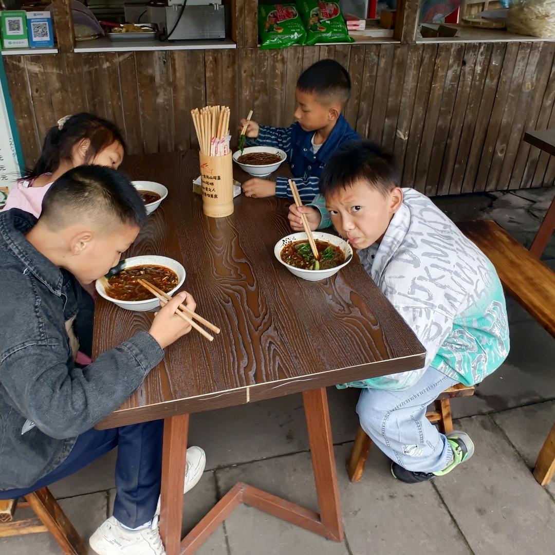 再苦再难也要坚强