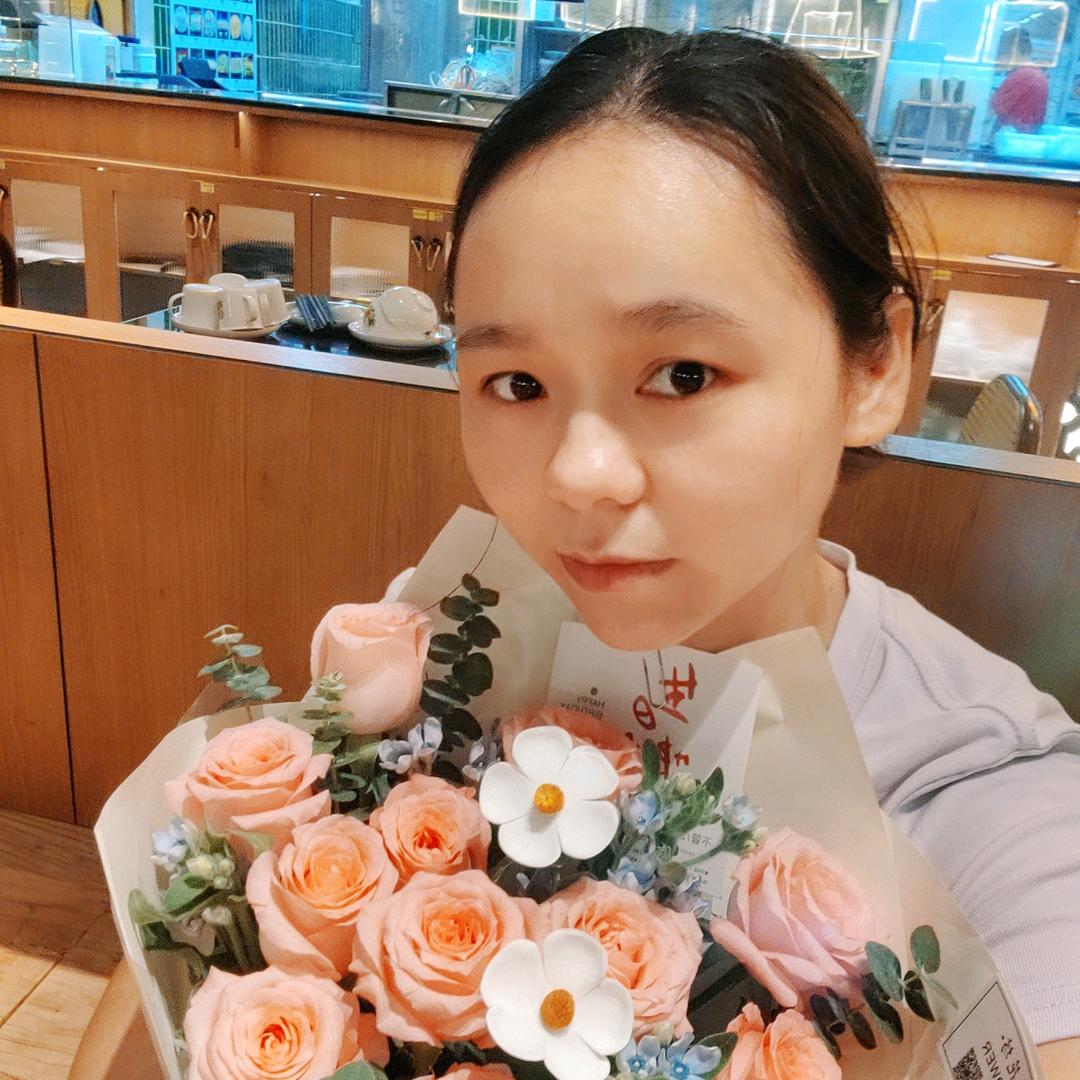 洪乔依女王d